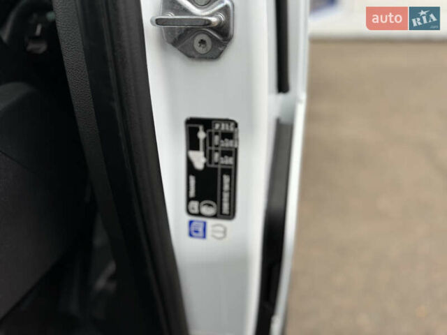 Білий Форд Транзит Кастом, об'ємом двигуна 2.2 л та пробігом 191 тис. км за 16800 $, фото 83 на Automoto.ua