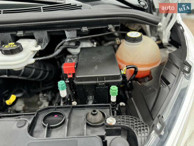 Білий Форд Транзит Кастом, об'ємом двигуна 2.2 л та пробігом 191 тис. км за 16800 $, фото 100 на Automoto.ua