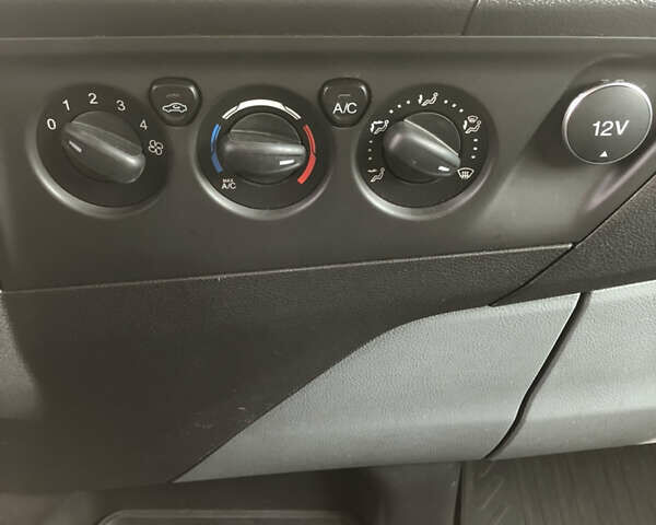 Белый Форд Транзит Кастом, объемом двигателя 2.2 л и пробегом 197 тыс. км за 14900 $, фото 9 на Automoto.ua