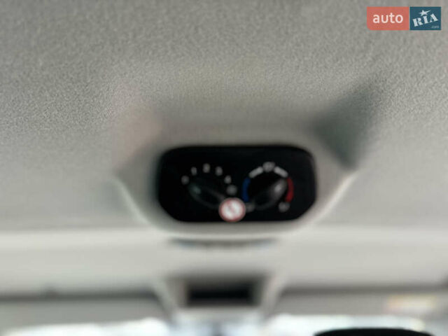 Білий Форд Транзит Кастом, об'ємом двигуна 2.2 л та пробігом 191 тис. км за 16800 $, фото 55 на Automoto.ua