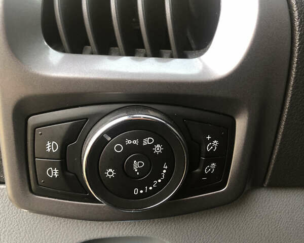 Белый Форд Транзит Кастом, объемом двигателя 2.2 л и пробегом 197 тыс. км за 14900 $, фото 10 на Automoto.ua