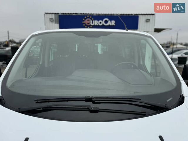 Білий Форд Транзит Кастом, об'ємом двигуна 2.2 л та пробігом 191 тис. км за 16800 $, фото 21 на Automoto.ua