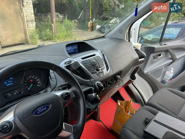 Белый Форд Транзит Кастом, объемом двигателя 2.2 л и пробегом 330 тыс. км за 13100 $, фото 2 на Automoto.ua