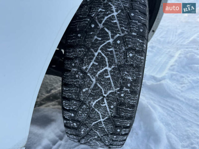 Белый Форд Транзит Кастом, объемом двигателя 2 л и пробегом 178 тыс. км за 16700 $, фото 17 на Automoto.ua