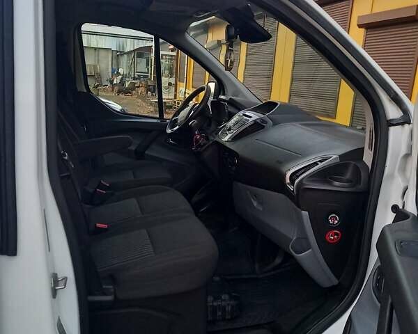 Белый Форд Транзит Кастом, объемом двигателя 2 л и пробегом 296 тыс. км за 13900 $, фото 7 на Automoto.ua