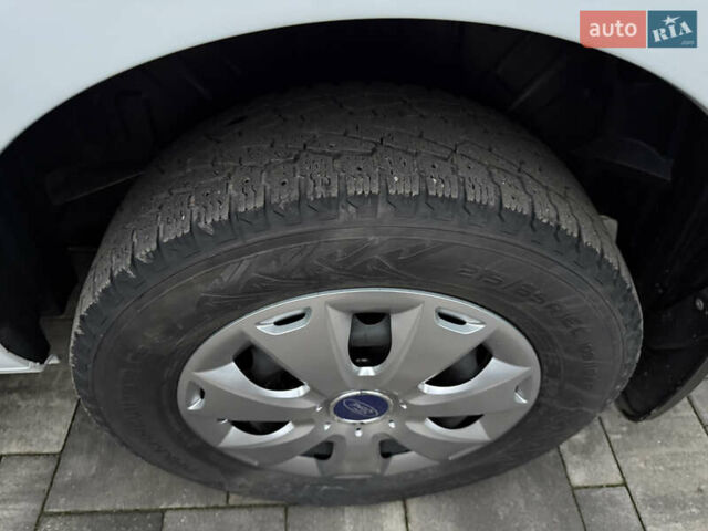 Белый Форд Транзит Кастом, объемом двигателя 2 л и пробегом 177 тыс. км за 16700 $, фото 16 на Automoto.ua