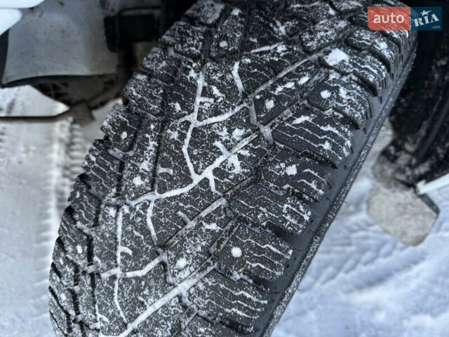 Белый Форд Транзит Кастом, объемом двигателя 2 л и пробегом 178 тыс. км за 16700 $, фото 9 на Automoto.ua