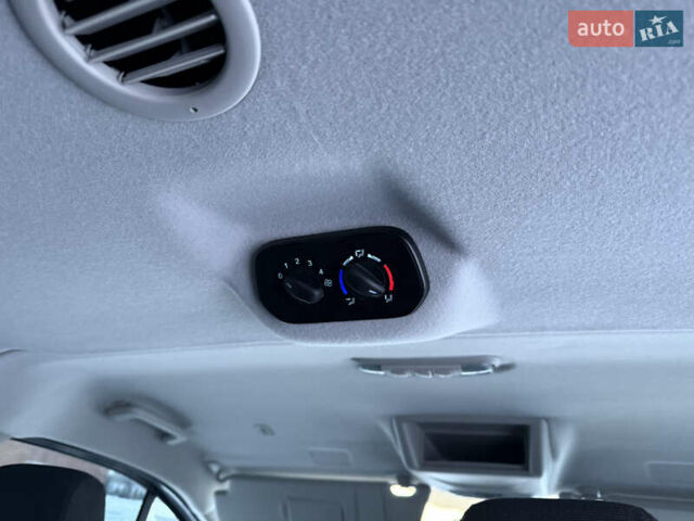 Белый Форд Транзит Кастом, объемом двигателя 2 л и пробегом 178 тыс. км за 16700 $, фото 30 на Automoto.ua