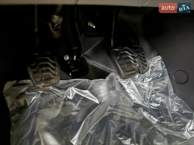 Белый Форд Транзит Кастом, объемом двигателя 2 л и пробегом 177 тыс. км за 16700 $, фото 54 на Automoto.ua