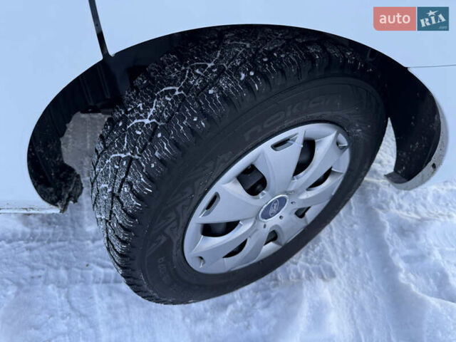 Белый Форд Транзит Кастом, объемом двигателя 2 л и пробегом 178 тыс. км за 16700 $, фото 12 на Automoto.ua