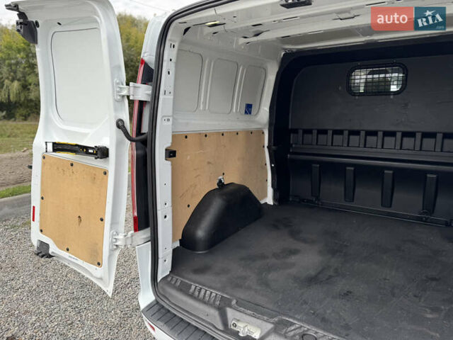 Білий Форд Транзит Кастом, об'ємом двигуна 2.2 л та пробігом 246 тис. км за 16800 $, фото 74 на Automoto.ua