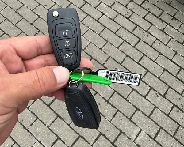 Белый Форд Транзит Кастом, объемом двигателя 2.2 л и пробегом 236 тыс. км за 11000 $, фото 20 на Automoto.ua
