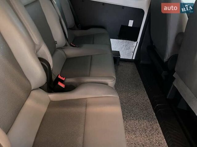 Белый Форд Транзит Кастом, объемом двигателя 2 л и пробегом 177 тыс. км за 18500 $, фото 84 на Automoto.ua