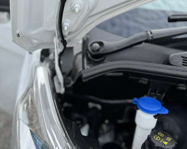 Білий Форд Транзит Кастом, об'ємом двигуна 2.2 л та пробігом 246 тис. км за 16800 $, фото 78 на Automoto.ua