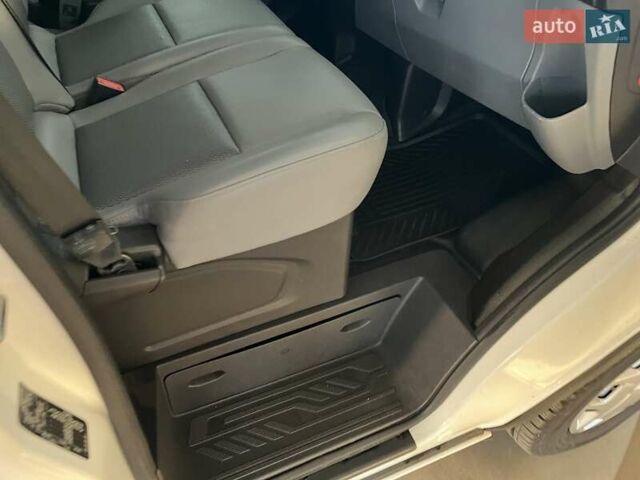 Белый Форд Транзит Кастом, объемом двигателя 2 л и пробегом 177 тыс. км за 17500 $, фото 83 на Automoto.ua