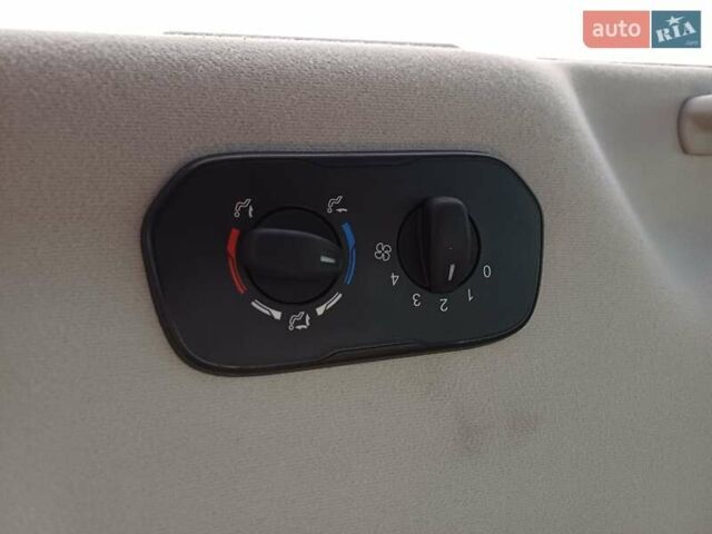 Белый Форд Транзит Кастом, объемом двигателя 2.2 л и пробегом 123 тыс. км за 22500 $, фото 20 на Automoto.ua