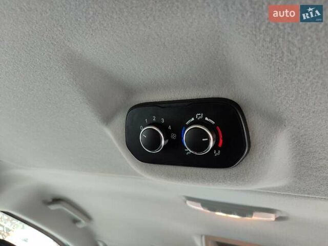 Белый Форд Транзит Кастом, объемом двигателя 2 л и пробегом 230 тыс. км за 18900 $, фото 20 на Automoto.ua