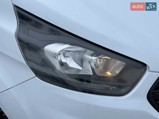 Белый Форд Транзит Кастом, объемом двигателя 2 л и пробегом 299 тыс. км за 13900 $, фото 16 на Automoto.ua