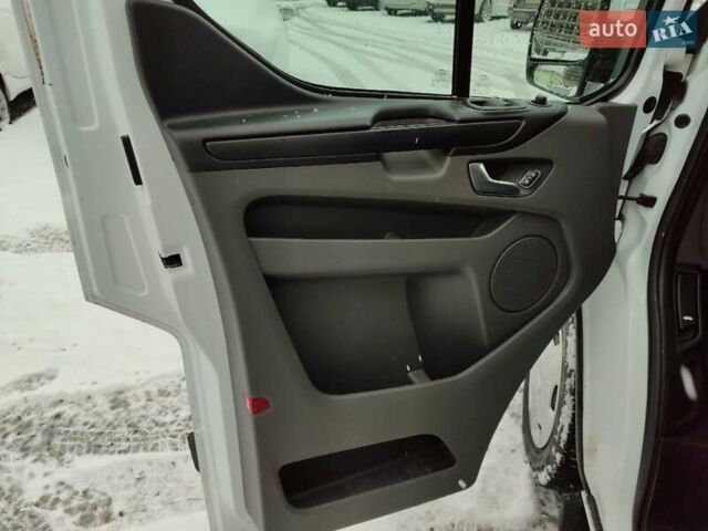 Белый Форд Транзит Кастом, объемом двигателя 2 л и пробегом 230 тыс. км за 18900 $, фото 12 на Automoto.ua