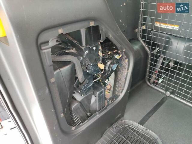 Белый Форд Транзит Кастом, объемом двигателя 2 л и пробегом 230 тыс. км за 18900 $, фото 24 на Automoto.ua