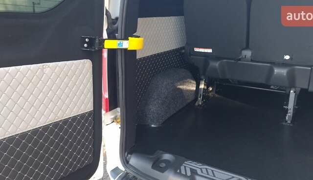 Белый Форд Транзит Кастом, объемом двигателя 2 л и пробегом 208 тыс. км за 19999 $, фото 29 на Automoto.ua