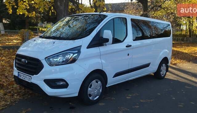 Белый Форд Транзит Кастом, объемом двигателя 2 л и пробегом 208 тыс. км за 19999 $, фото 1 на Automoto.ua