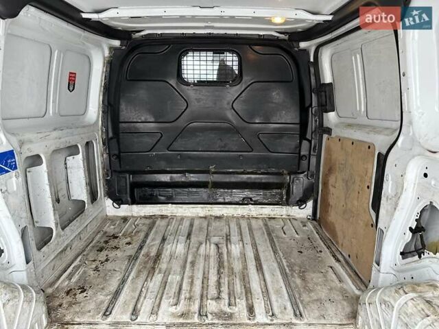 Белый Форд Транзит Кастом, объемом двигателя 2 л и пробегом 299 тыс. км за 13900 $, фото 8 на Automoto.ua