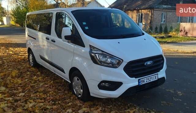 Белый Форд Транзит Кастом, объемом двигателя 2 л и пробегом 208 тыс. км за 19999 $, фото 2 на Automoto.ua