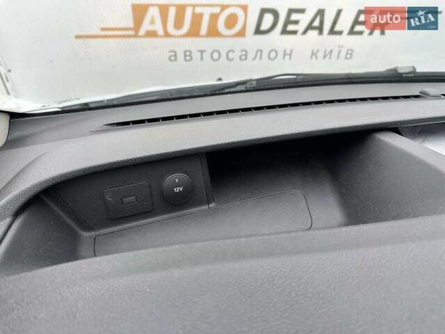 Белый Форд Транзит Кастом, объемом двигателя 2 л и пробегом 299 тыс. км за 13900 $, фото 28 на Automoto.ua