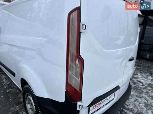 Белый Форд Транзит Кастом, объемом двигателя 2 л и пробегом 299 тыс. км за 13900 $, фото 4 на Automoto.ua