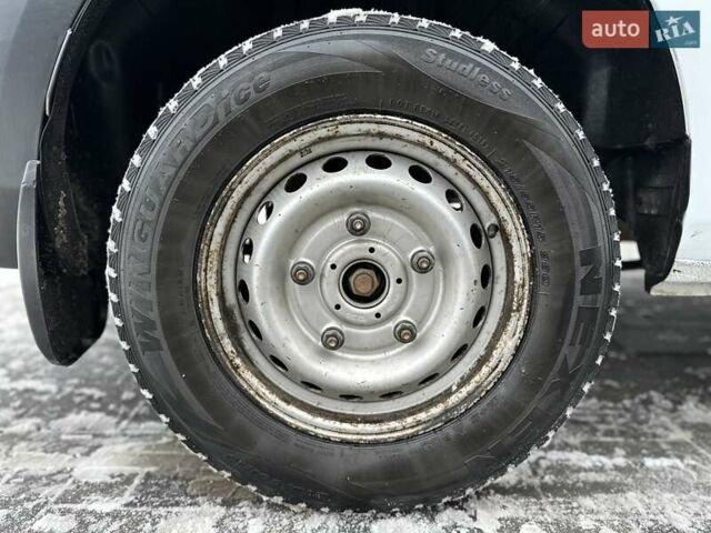 Белый Форд Транзит Кастом, объемом двигателя 2 л и пробегом 299 тыс. км за 13900 $, фото 13 на Automoto.ua