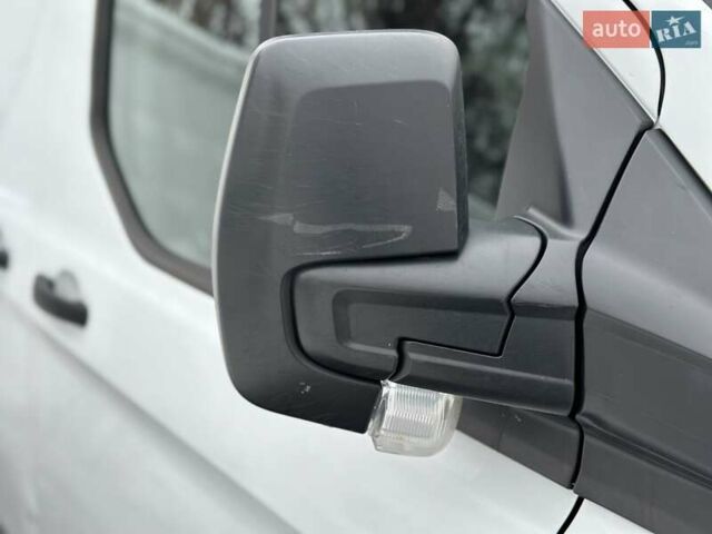 Белый Форд Транзит Кастом, объемом двигателя 2 л и пробегом 299 тыс. км за 13900 $, фото 15 на Automoto.ua