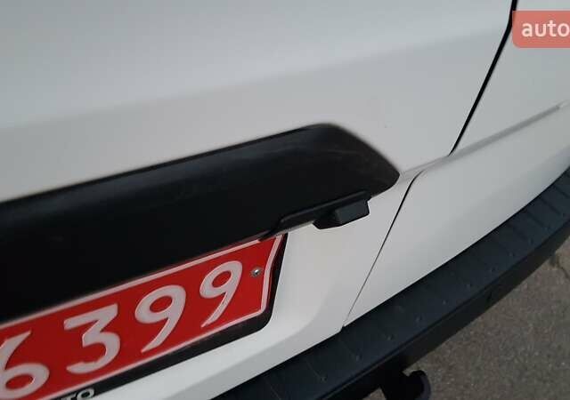 Белый Форд Транзит Кастом, объемом двигателя 2 л и пробегом 190 тыс. км за 18800 $, фото 48 на Automoto.ua