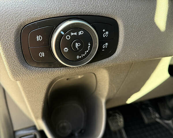 Белый Форд Транзит Кастом, объемом двигателя 2 л и пробегом 175 тыс. км за 23500 $, фото 20 на Automoto.ua