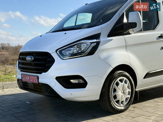 Белый Форд Транзит Кастом, объемом двигателя 2 л и пробегом 175 тыс. км за 23500 $, фото 3 на Automoto.ua