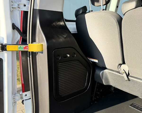 Белый Форд Транзит Кастом, объемом двигателя 2 л и пробегом 175 тыс. км за 23500 $, фото 45 на Automoto.ua