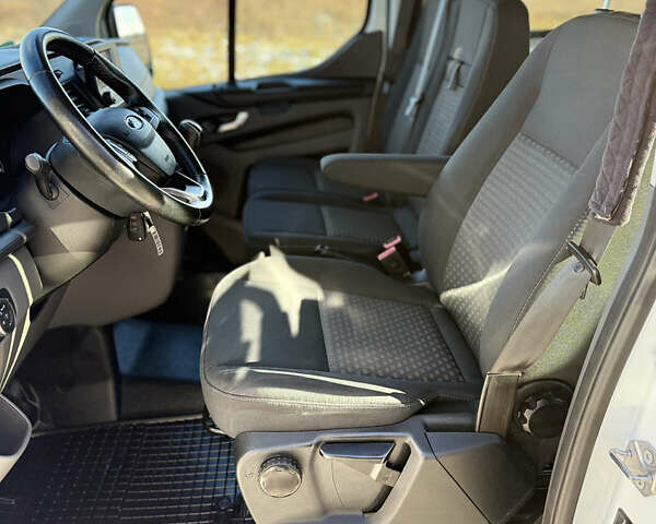 Белый Форд Транзит Кастом, объемом двигателя 2 л и пробегом 175 тыс. км за 23500 $, фото 24 на Automoto.ua