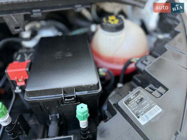 Белый Форд Транзит Кастом, объемом двигателя 2 л и пробегом 175 тыс. км за 23500 $, фото 48 на Automoto.ua