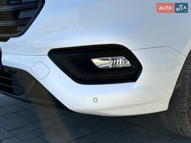 Белый Форд Транзит Кастом, объемом двигателя 2 л и пробегом 175 тыс. км за 23500 $, фото 5 на Automoto.ua