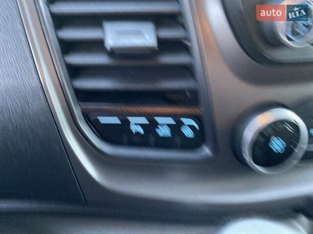 Белый Форд Транзит Кастом, объемом двигателя 2 л и пробегом 233 тыс. км за 21380 $, фото 54 на Automoto.ua