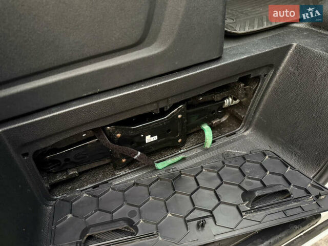 Белый Форд Транзит Кастом, объемом двигателя 2 л и пробегом 197 тыс. км за 14999 $, фото 50 на Automoto.ua