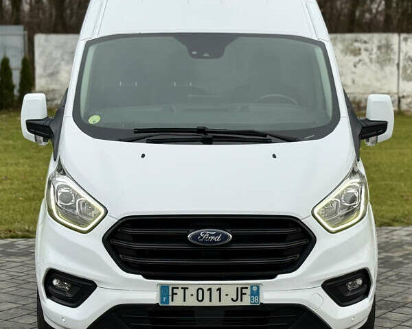 Белый Форд Транзит Кастом, объемом двигателя 2 л и пробегом 197 тыс. км за 14999 $, фото 1 на Automoto.ua