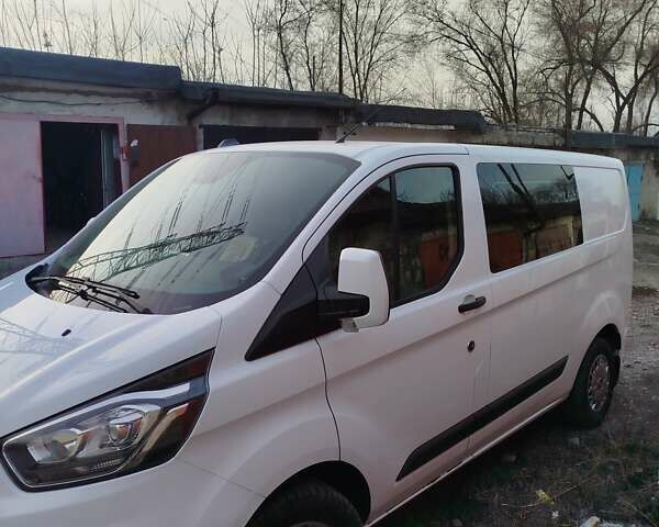 Білий Форд Транзит Кастом, об'ємом двигуна 2 л та пробігом 240 тис. км за 21000 $, фото 1 на Automoto.ua