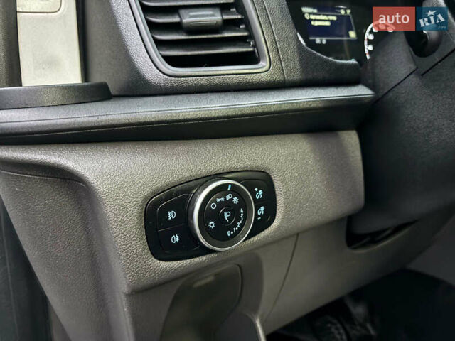 Белый Форд Транзит Кастом, объемом двигателя 2 л и пробегом 162 тыс. км за 19999 $, фото 11 на Automoto.ua