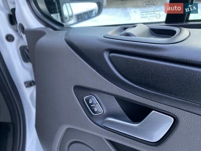 Белый Форд Транзит Кастом, объемом двигателя 2 л и пробегом 233 тыс. км за 20650 $, фото 49 на Automoto.ua