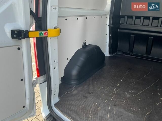 Білий Форд Транзит Кастом, об'ємом двигуна 2 л та пробігом 194 тис. км за 19650 $, фото 31 на Automoto.ua