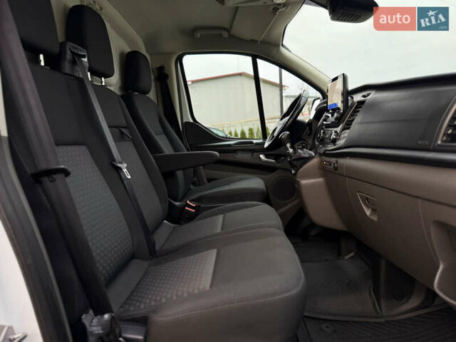 Белый Форд Транзит Кастом, объемом двигателя 2 л и пробегом 197 тыс. км за 14999 $, фото 33 на Automoto.ua