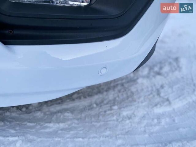 Белый Форд Транзит Кастом, объемом двигателя 2 л и пробегом 233 тыс. км за 20650 $, фото 27 на Automoto.ua