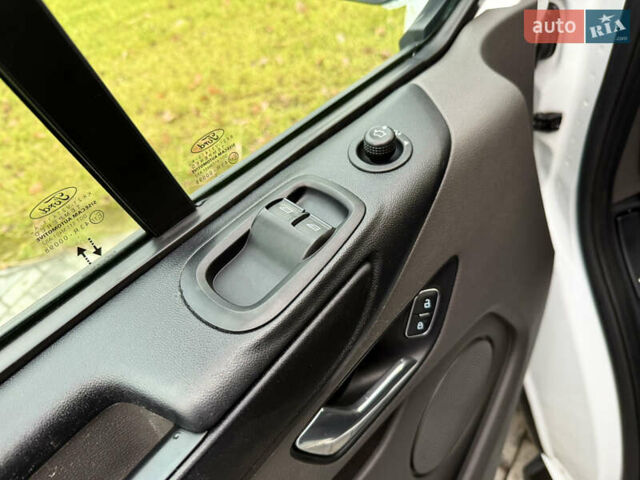 Белый Форд Транзит Кастом, объемом двигателя 2 л и пробегом 197 тыс. км за 14999 $, фото 14 на Automoto.ua