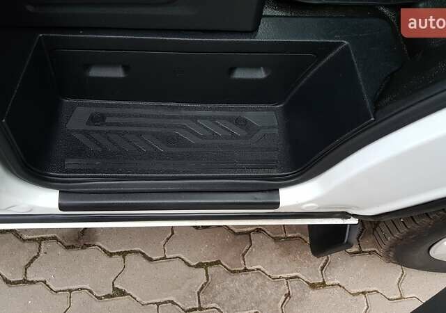 Белый Форд Транзит Кастом, объемом двигателя 2 л и пробегом 174 тыс. км за 18800 $, фото 36 на Automoto.ua